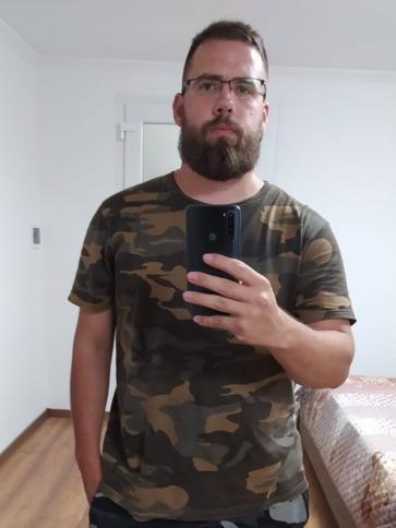 László, 34 éves nyírbogáti társkereső férfi profil fotója