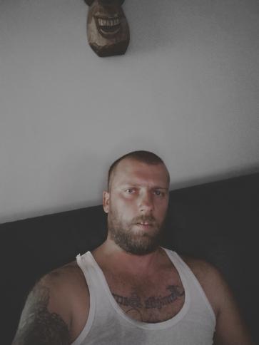 Zoltán, 35 éves tápiószelei társkereső férfi profil fotója
