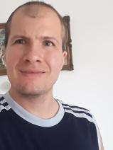 Sziasztok! Gábor vagyok. Fiatal csornai párkereső lányokkal chatelnék.