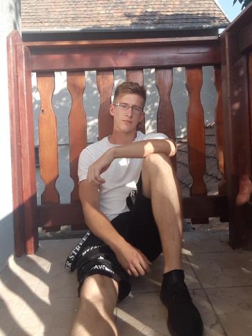 István, 25 éves mezőcsáti társkereső férfi profil fotója