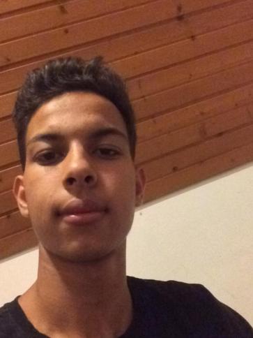 Domonkos, 21 éves hévízi társkereső férfi profil fotója