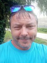Sziasztok! Zoltán vagyok. Komoly pápateszéri párkereső nők jelentkezését várom.