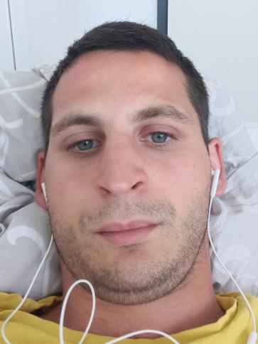 Krisztián, 28 éves nagydobszai társkereső férfi profil fotója