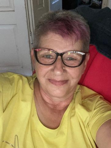Anikó, 63 éves szamosszegi társkereső nő profil fotója