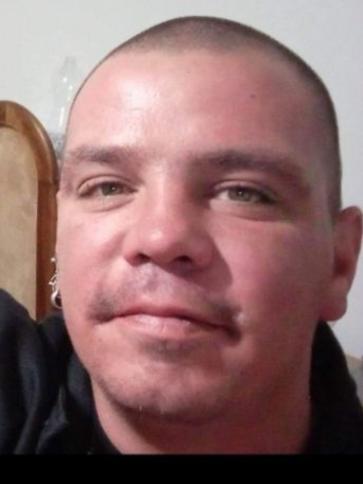 Róbert, 32 éves szekszárdi társkereső férfi profil fotója