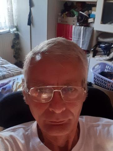 József, 69 éves dömsödi társkereső férfi profil fotója