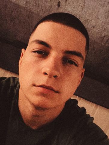 Csaba, 25 éves nagyhalászi társkereső férfi profil fotója