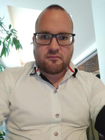 Máté, 35 éves kapolcsi társkereső férfi profil fotója