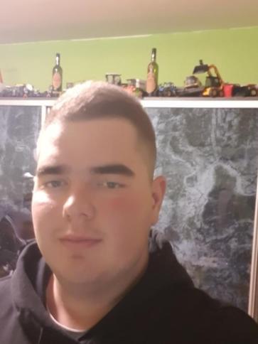 Sándor, 25 éves ócsai társkereső férfi profil fotója Sándor, 25 éves ócsai társkereső férfi profil fotója