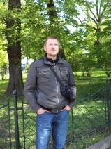 Sziasztok! Gábor vagyok. Komoly bajóti párkereső nők jelentkezését várom.
