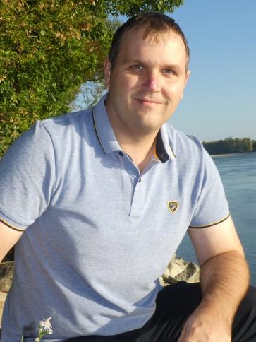Robi, 36 éves komáromi társkereső férfi profil fotója
