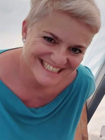 Ági, 58 éves szolnoki társkereső nő profil fotója