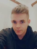 Sziasztok! Dániel vagyok. Komoly kadarkúti párkereső nők jelentkezését várom.
