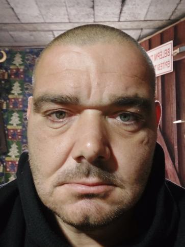 Gyula, 39 éves bogyoszlói társkereső férfi profil fotója