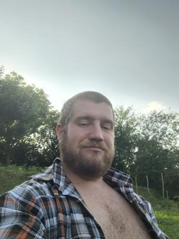 Tamás, 33 éves bőszénfai társkereső férfi profil fotója