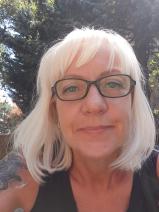 Sziasztok! Gina vagyok. Komoly abai társkereső férfiak jelentkezését várom.