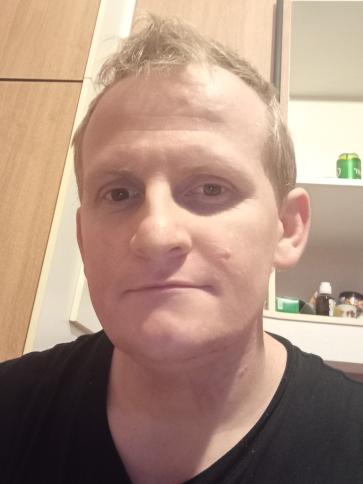 Tamás, 34 éves papi társkereső férfi profil fotója