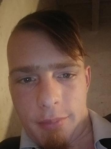 Márk, 30 éves csemői társkereső férfi profil fotója