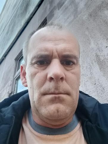 Laci, 45 éves abaújalpári társkereső férfi profil fotója Laci, 45 éves abaújalpári társkereső férfi profil fotója