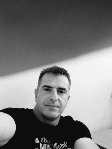 Zoltán, 41 éves esztergomi társkereső férfi profil fotója