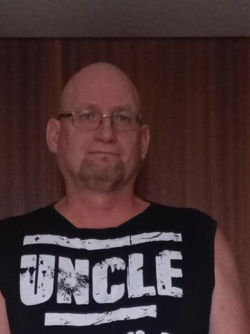 Tamás, 49 éves németországi társkereső férfi profil fotója Tamás, 49 éves németországi társkereső férfi profil fotója