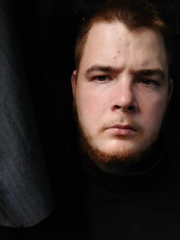 Gyula, 24 éves táborfalvai társkereső férfi profil fotója