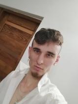 Sziasztok! Kristóf vagyok. Komoly tarjáni párkereső nők jelentkezését várom.