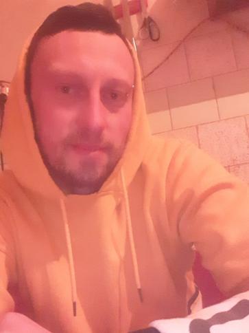 Zoltán, 32 éves sárbogárdi társkereső férfi profil fotója