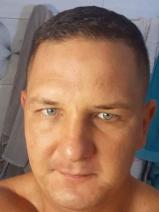 Sziasztok! Ricsi vagyok. Komoly tenki párkereső nők jelentkezését várom.