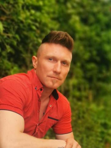 Róbert, 30 éves svájci társkereső férfi profil fotója