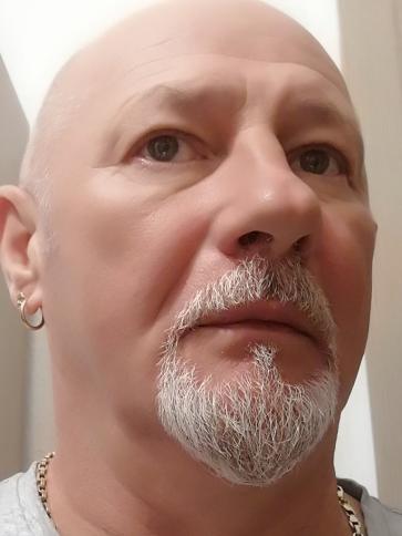 Csaba, 55 éves tököli társkereső férfi profil fotója Csaba, 55 éves tököli társkereső férfi profil fotója