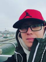 Sziasztok! Martin vagyok. Komoly borsodszentgyörgyi párkereső nők jelentkezését várom.