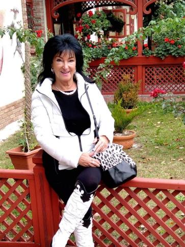 Zsuzsanna, 61 éves taksonyi társkereső nő profil fotója