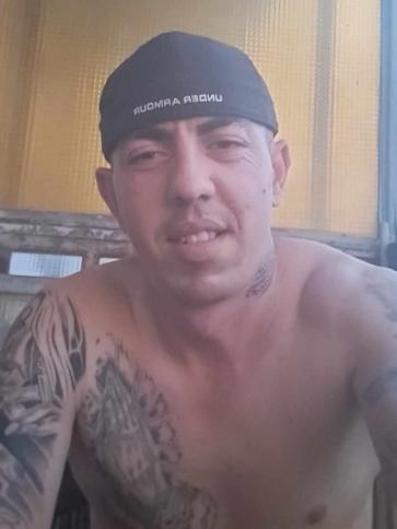 Sanyi, 36 éves kistokaji társkereső férfi profil fotója Sanyi, 36 éves kistokaji társkereső férfi profil fotója