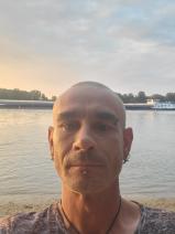 Sziasztok! Sandor vagyok. Komoly tokodi párkereső nők jelentkezését várom.