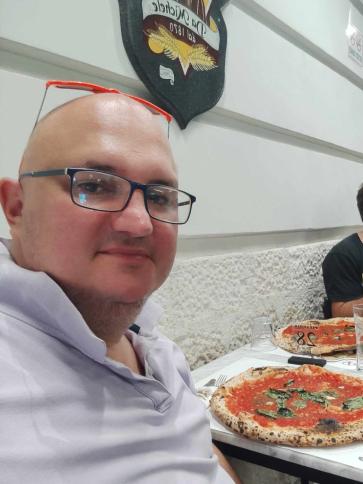 Gyula, 47 éves csömöri társkereső férfi profil fotója