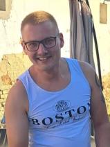 Sziasztok! Péter vagyok. Komoly szadai párkereső nők jelentkezését várom.