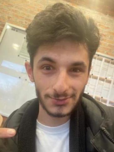 Robi, 22 éves máriakálnoki társkereső férfi profil fotója