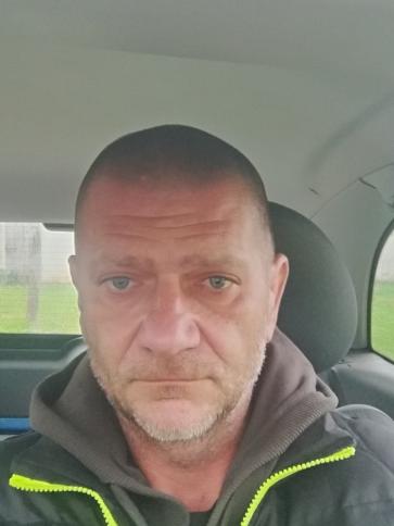 Zsolt, 46 éves kehidakustányi társkereső férfi profil fotója