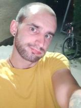 Sziasztok! Zsolt vagyok. Komoly domaszéki párkereső nők jelentkezését várom.
