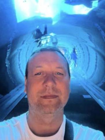 László, 49 éves franciaországi társkereső férfi profil fotója