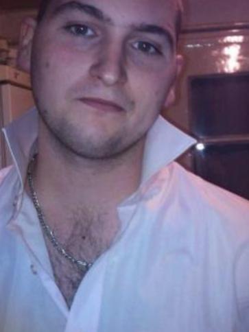 Tibor, 32 éves söjtöri társkereső férfi profil fotója