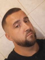 Sziasztok! Krisztián vagyok. Online Budapest VI. kerületi randizni vágyó nők kattinsatok a kedvenc gombra.