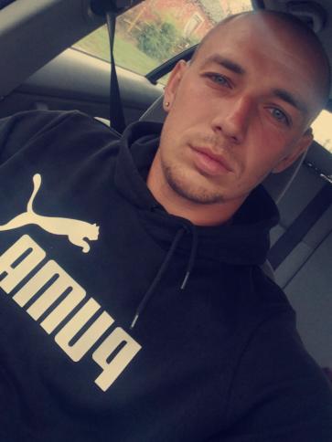 Jani, 27 éves nyíregyházi társkereső férfi profil fotója