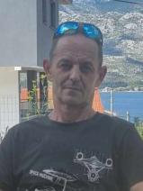 Sziasztok! Zsolt vagyok. Komoly sellyei párkereső nők jelentkezését várom.