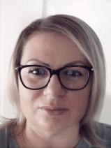 Sziasztok! Elvira vagyok. Komoly tompai társkereső férfiak jelentkezését várom.