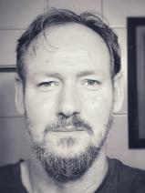 Sziasztok! Attila vagyok. Komoly tahitótfalui párkereső nők jelentkezését várom.