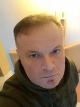 Sziasztok! Arnold vagyok. Komoly tompai párkereső nők jelentkezését várom.