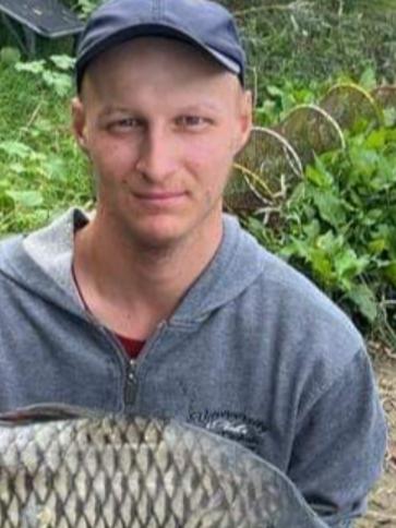 attila, 22 éves ajaki társkereső férfi profil fotója