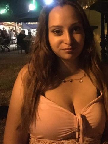Cintia, 23 éves jászapáti társkereső nő profil fotója Cintia, 23 éves jászapáti társkereső nő profil fotója